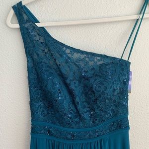 Beautiful Teal lace top • 1 Shoulder • flowing long dress with split • size 5